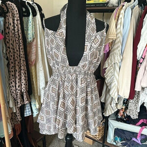 🟢Nwt Camellia Holter top romper